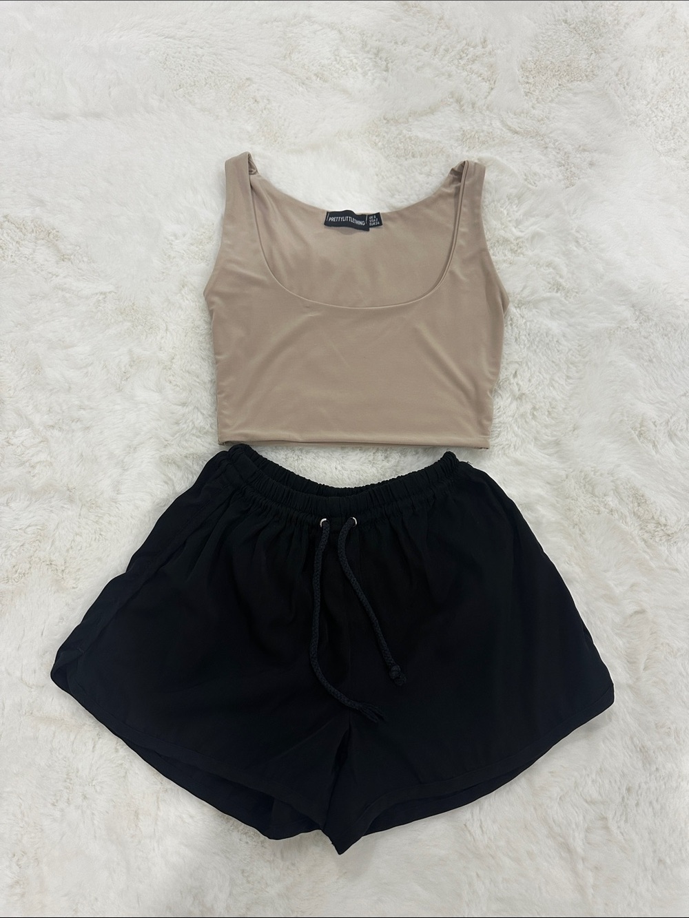 PRETTYLITTLETHING CROP TOP AND COTTON ON SHORTS BUNDLE